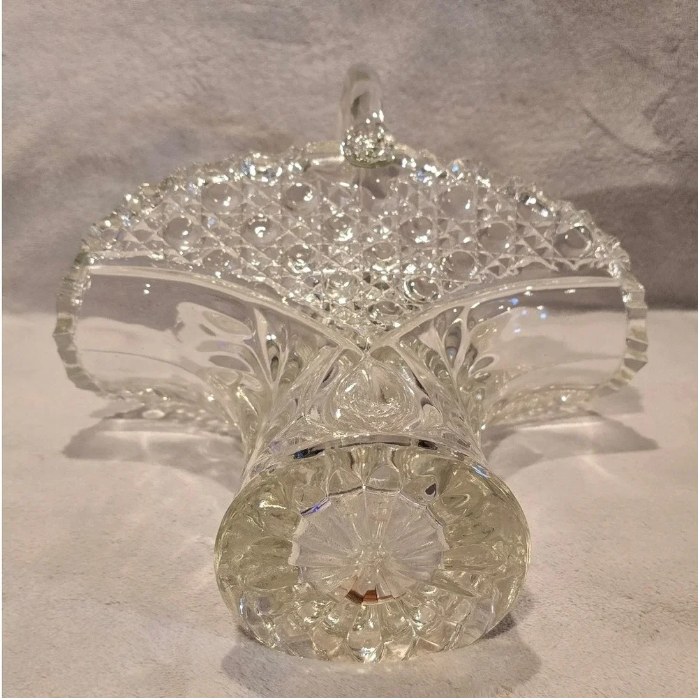 Vintage 1970s LE Smith Diamond & Button Clear Glass Basket Scalloped Edge 12